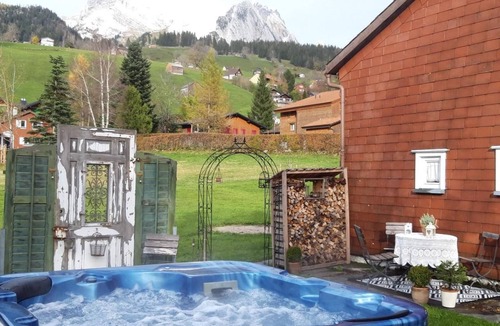 Wildhaus Apartment | Studio Chic mit Whirlpool by Interhome