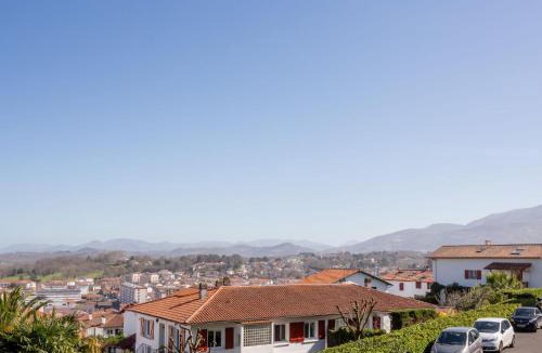 Ciboure Apartment | Studio Chori Kanta by Interhome