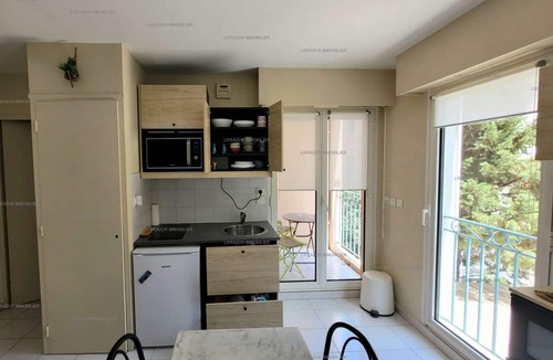 Sanary-sur-Mer Apartment | Studio city center Sanary for 3