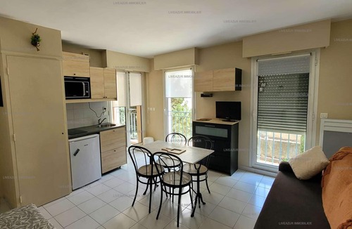 Sanary-sur-Mer Apartment | Studio city center Sanary for 3