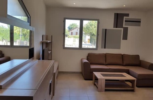 Saint-Marcel-les-Valence Apartment | Studio climatisé avec terrasse et Wi FI .