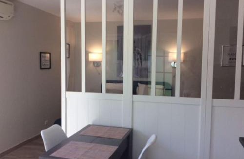 Villeneuve-les-Avignon Apartment | Studio climatisé avec petit jardin