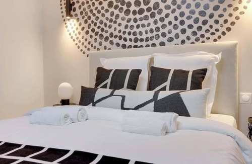 Neuilly-sur-Seine Apartment | Studio climatisé intimiste – Neuilly