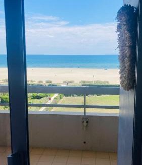 La Cote Radieuse Apartment | Studio climatisé face à la mer, terrasse et parking