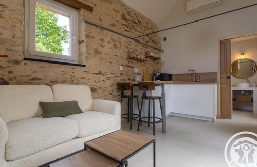Chenille-Champteusse House | Studio climatisé, village paisible - FR-1-622-122