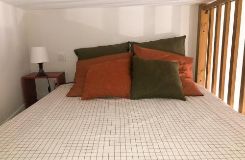 Faubourg Apartment | Studio Climatisé Terrasse Centre Historique Gare 10 min Arènes