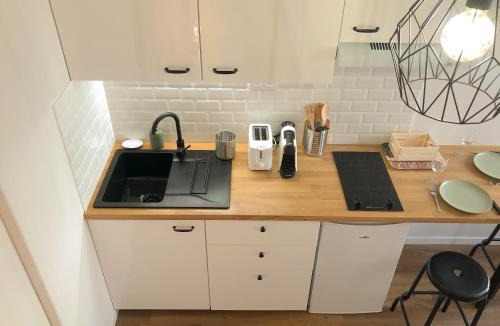 Faubourg Apartment | Studio Climatisé Terrasse Centre Historique Gare 10 min Arènes