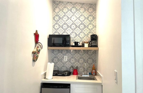 Coral Way Cottage | Studio close to Everything