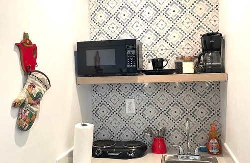 Coral Way Cottage | Studio close to Everything