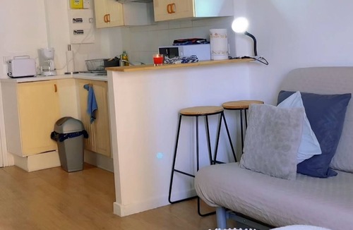 La Ferte-sous-Jouarre Apartment | Studio Coup de Cœur Disney