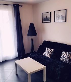 Les Pavillons-sous-Bois Apartment | Studio Cosy Indépendant