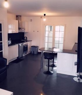 Les Pavillons-sous-Bois Apartment | Studio Cosy Indépendant