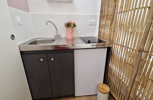 Chartres-de-Bretagne Apartment | Studio Cocoon, Centre Ville