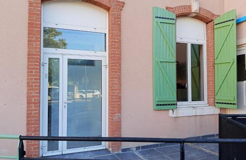 Graulhet Apartment | Studio Cocon cosy Petit Colin - lit 140 et canapé convertible BZ -Wifi gratuit -Boite à clés-Linge de lit et toilette offerts à partir de 4 nuits
