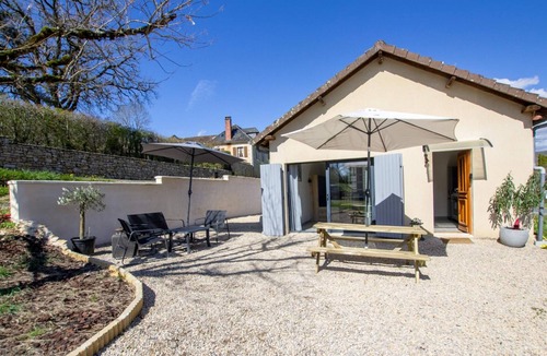 Coly Apartment | Studio Coly-Saint-Amand, studio flat, 2 persons