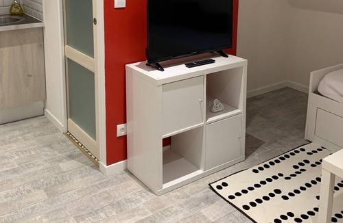 Saint-Quentin Apartment | Studio-Comfort-Ensuite-Garden View