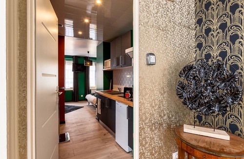 Saint-Quentin Apartment | Studio-Comfort-Ensuite-Garden View