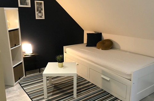 Saint-Quentin Apartment | Studio-Comfort-Ensuite-Garden View