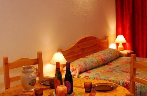 Brides-les-Bains Apartment | Studio-Comfort-Ensuite with Shower-Balcony-Vue Montagne 2 adlt 2 enf