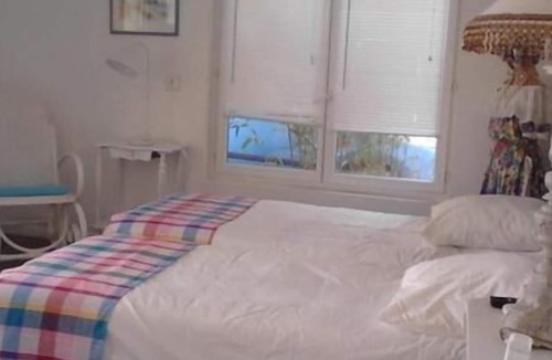 Anatole France Apartment | Studio-Comfort-Private Bathroom