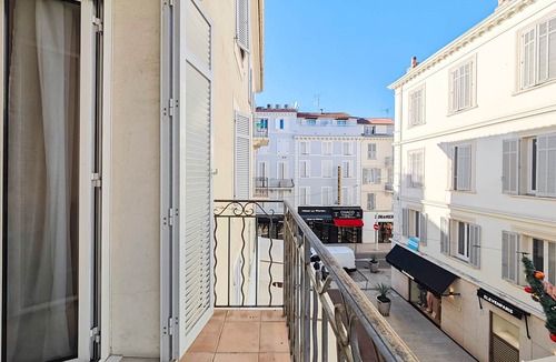 Cannes City Centre Apartment | Studio Commandant André 22 by Viva Riviera