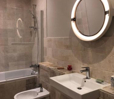 Republique Apartment | Studio Comtes du Maine