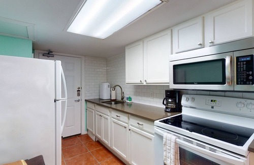 Old Town Condo | Studio Condo in Town, Near Beach, Shared Pool and Hot Tub