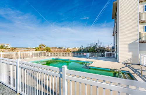 Surf City Apartment | Studio condo with ocean views, pool, deck, & central AC