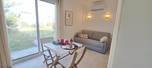 Villenave-d'Ornon Apartment | Studio confortable dans un jardin au calme