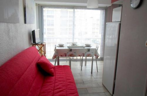 Balaruc-les-Bains Apartment | Studio confortable 2 étoiles proche thermes, animaux admis - FR-1-503-88