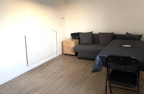 Noisy-le-Grand Apartment | Studio Confortable Proche de Paris et de Disneyland