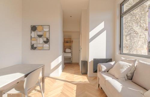 Ecully Apartment | Studio confortable avec terrasse, Ecully