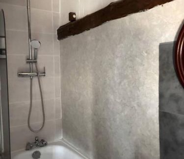 Annonay Apartment | Studio confortable