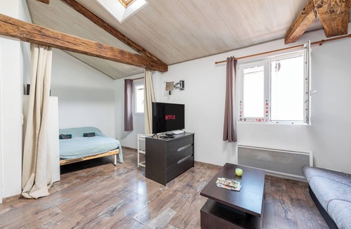 Castres Apartment | studio convivial