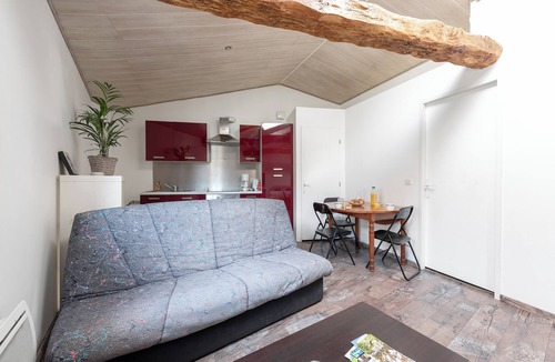 Castres Apartment | studio convivial