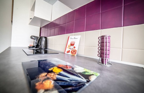 Brive-la-Gaillarde Apartment | Studio Coquet Functional Parking