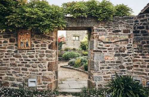 Saint-Aubin-du-Cormier Apartment | Studio cosy proche étang et commerces