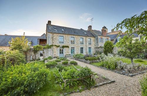 Saint-Aubin-du-Cormier Apartment | Studio cosy proche étang et commerces