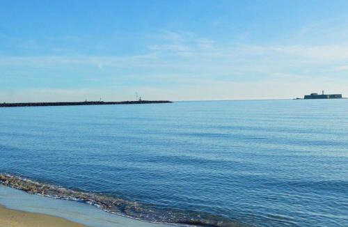 Cap d'Agde Apartment | Studio cosy à 1200m de la plage, à proximité commerces, port et golf, parking privé inclus - FR-1-249-13