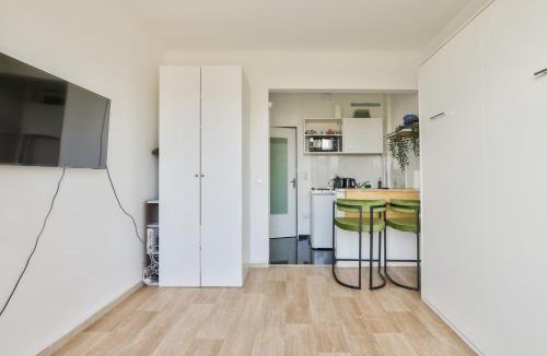 Amerique Apartment | Studio cosy à 1min à pied du métro Porte des Lilas