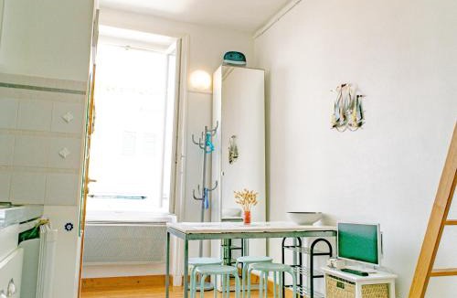 Les Sables d'Olonne Apartment | Studio cosy à 2 pas de la plage, proche commerces et animations - FR-1-197-448