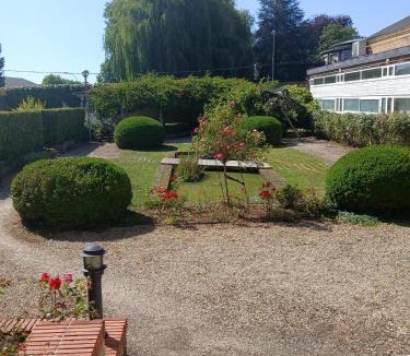 Sedan Apartment | Studio cosy à Sedan avec jardin clôturé de 22 m²