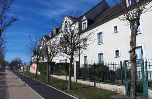 Magny-le-Hongre Apartment | Studio Cosy - 5 minutes Disneyland - Calme et confort