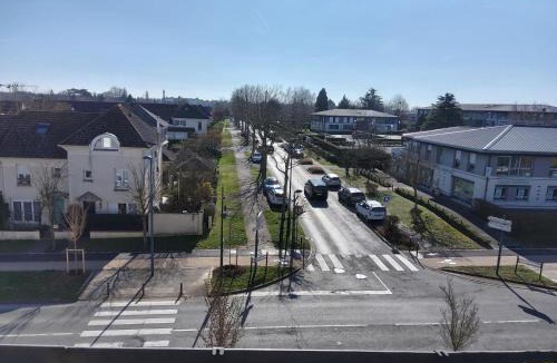 Magny-le-Hongre Apartment | Studio Cosy - 5 minutes Disneyland - Calme et confort