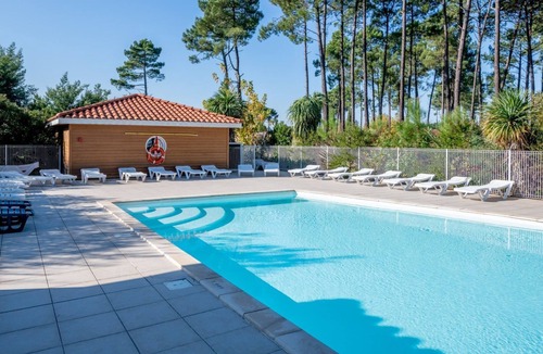 Parentis-en-Born Apartment | Studio Cosy | Accès Piscine Intérieure/Extérieure