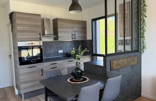 Chambost-Allieres Apartment | Studio cosy au Crêt du Chardon