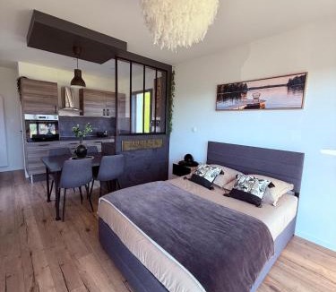 Chambost-Allieres Apartment | Studio cosy au Crêt du Chardon