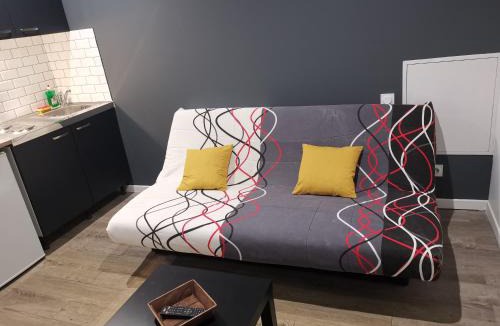 Zola - Pressense Apartment | Studio cosy au pied du METRO FLACHET