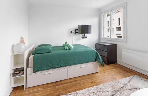 Pont Rousseau Apartment | Studio Cosy - Au pied du tram - Parking - WIFI