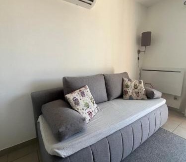 Malataverne Apartment | Studio cosy avec climatisation et terrasse